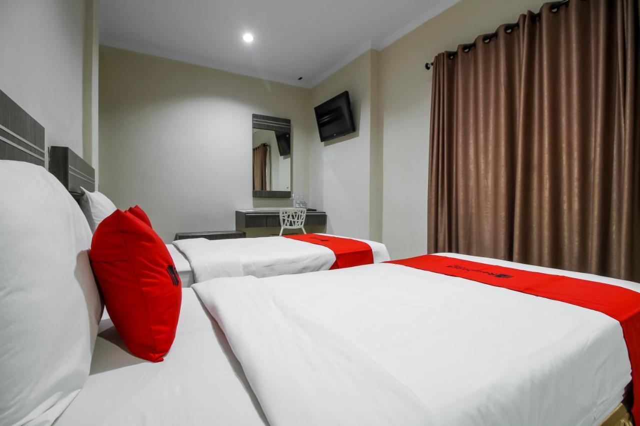 Reddoorz Plus Syariah @ Jalan Sriwijaya Medan Exterior foto