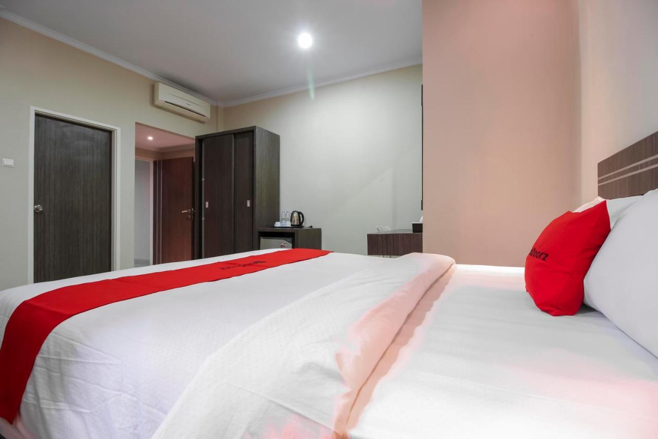 Reddoorz Plus Syariah @ Jalan Sriwijaya Medan Exterior foto