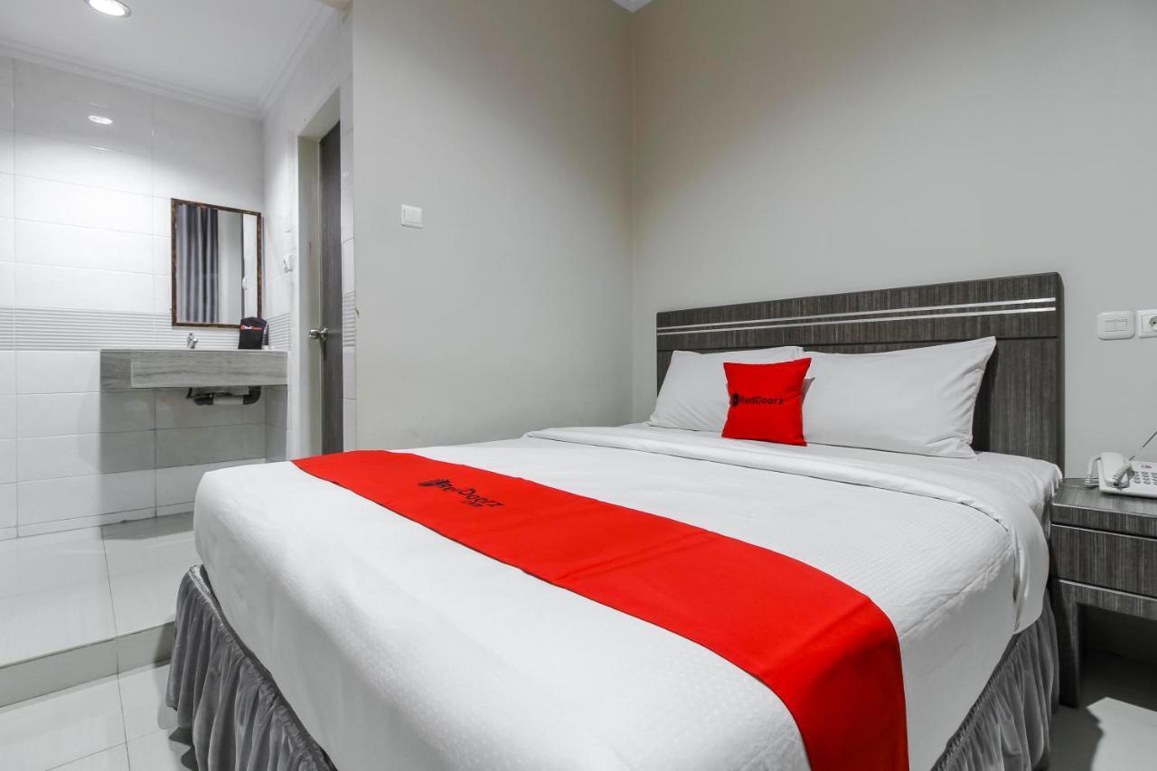 Reddoorz Plus Syariah @ Jalan Sriwijaya Medan Exterior foto