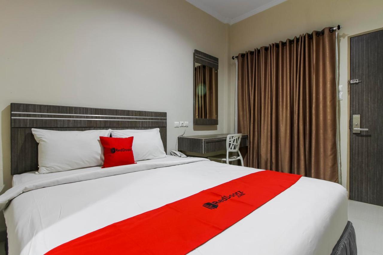 Reddoorz Plus Syariah @ Jalan Sriwijaya Medan Exterior foto