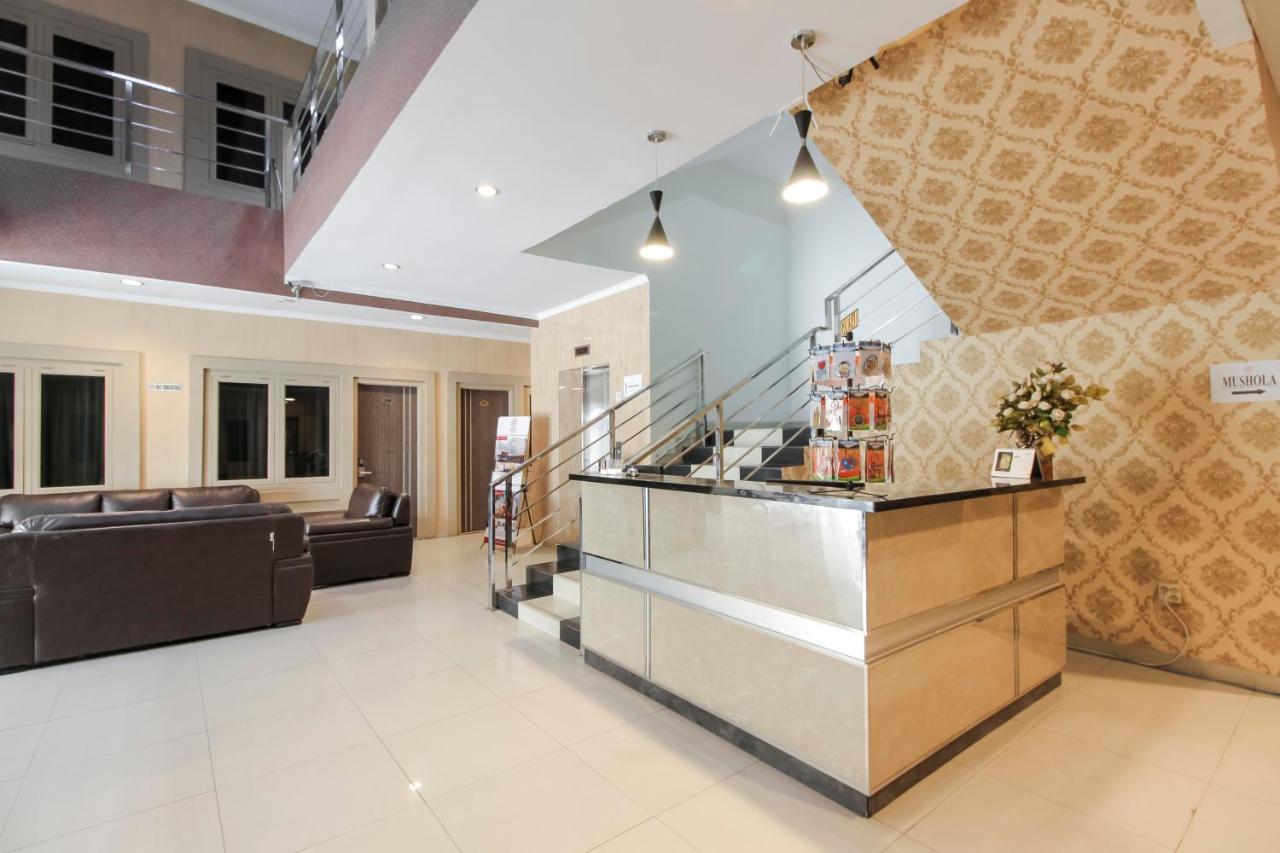 Reddoorz Plus Syariah @ Jalan Sriwijaya Medan Exterior foto